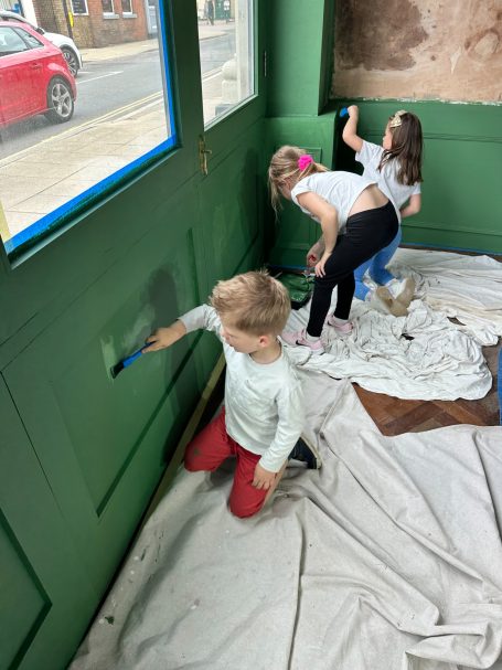 Kids painting